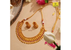 Gold necklace set